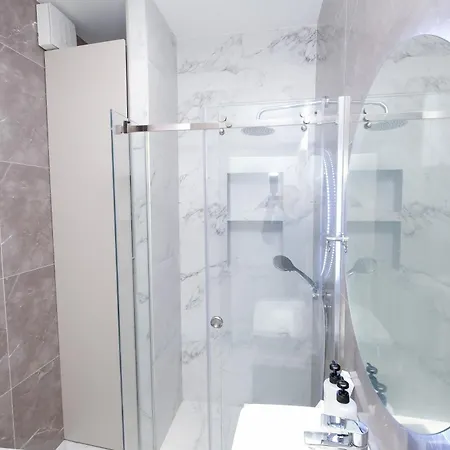 Appartamento Luxury Garden Building Tirana Apartament 20Th Floor