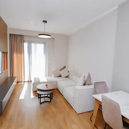 Luxury Garden Building Tirana Apartament 20Th Floor * Tirana
