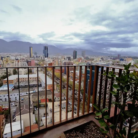 Luxury Garden Building Tirana Apartament 20Th Floor Appartamento