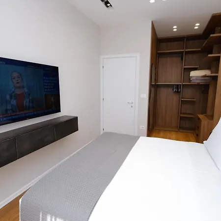 Luxury Garden Building Tirana Apartament 20Th Floor Appartamento Tirana