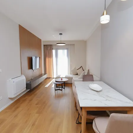 Appartamento Luxury Garden Building Tirana Apartament 20Th Floor *