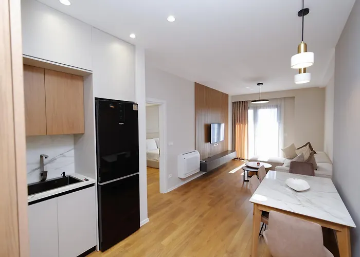 Albania Haven 20b 地拉那